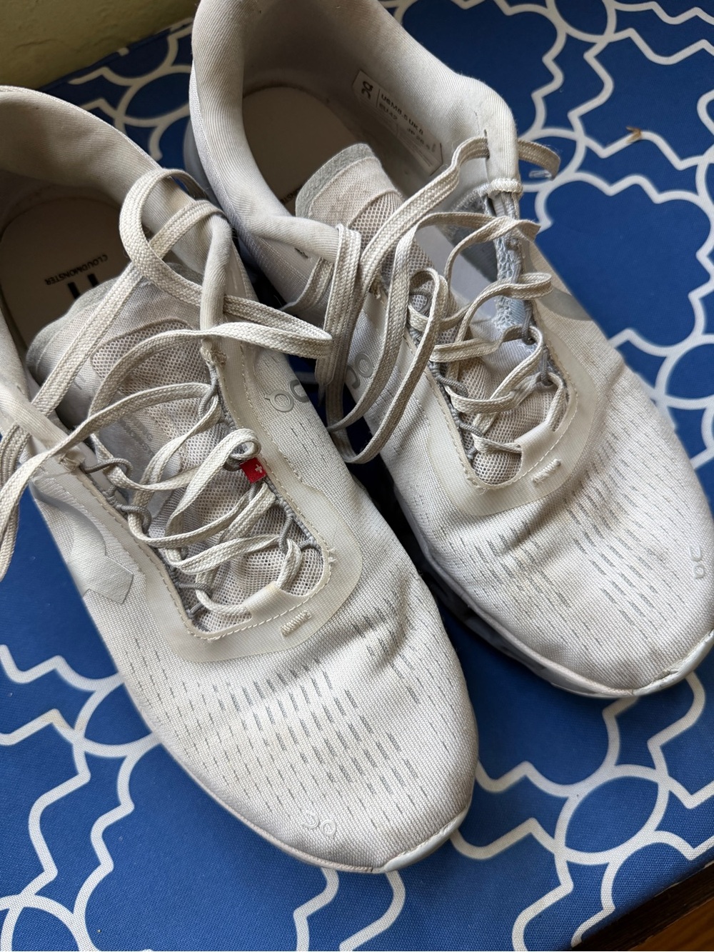 On Running Women’s Athletic Shoes in Light Beige and Gray - Picture 8 of 10